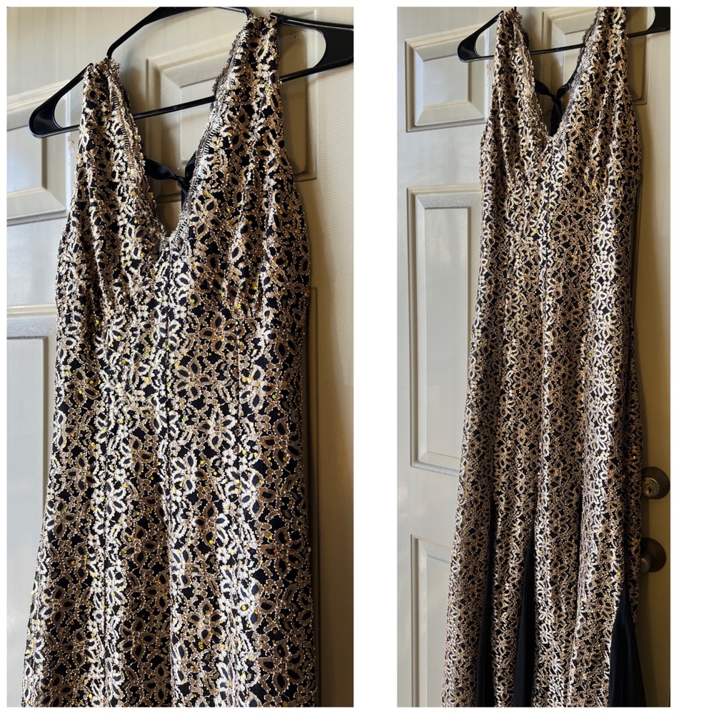 Médium-long gold and black dress.